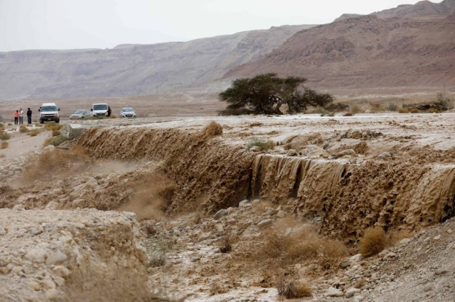Israele, fiume in piena travolge escursionisti: nove morti e un disperso